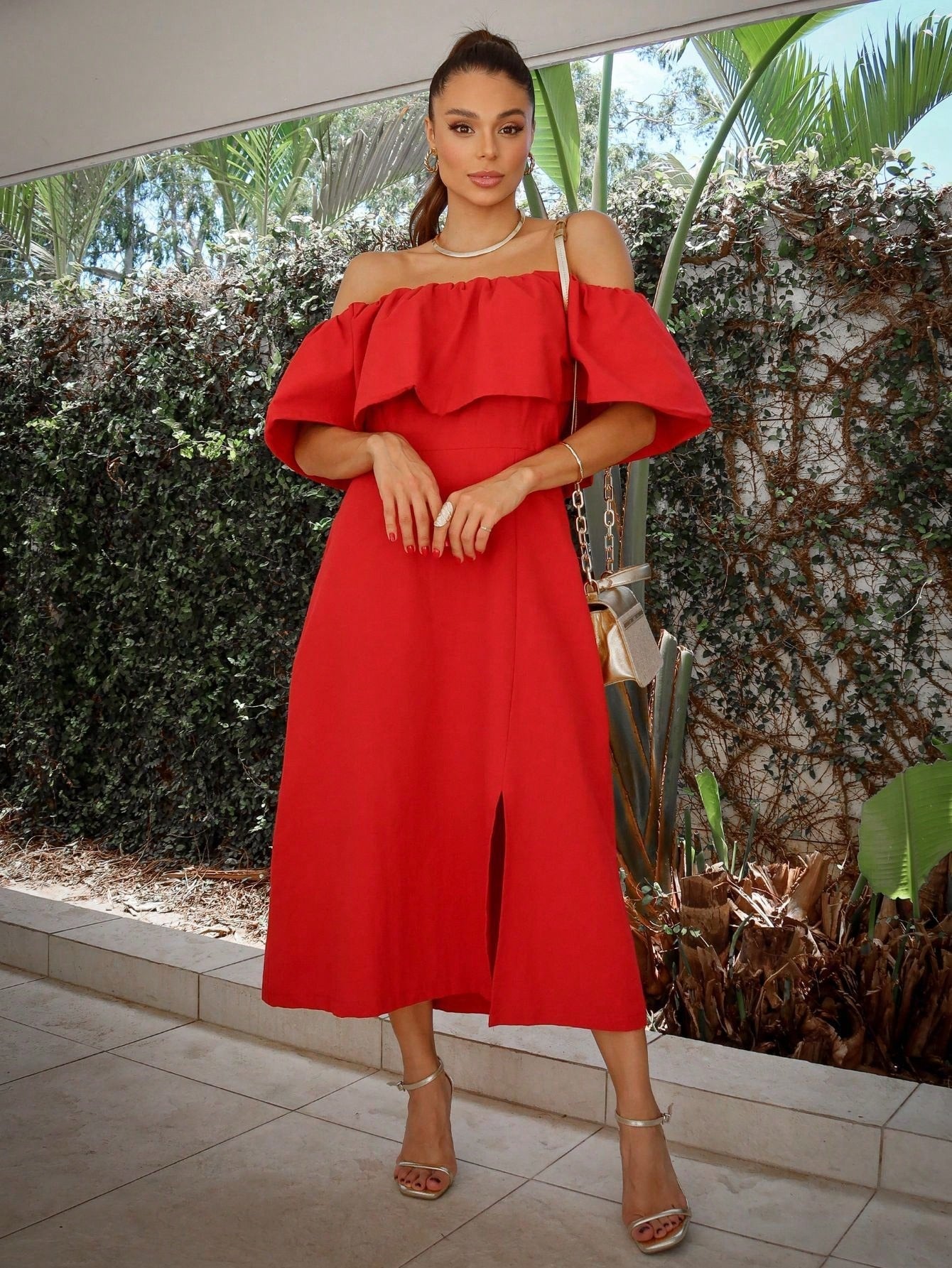 Vestido Midi Ivanna - Off-Shoulder Branco – Estilo e Conforto em Cada Detalhe