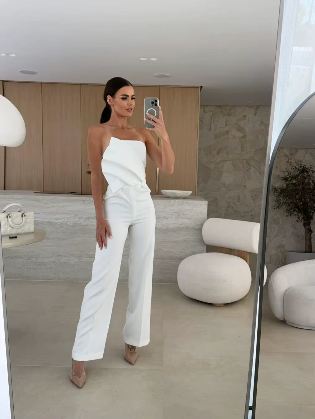 Macacão Melissa Feminino Tomara que Caia o Poder Silencioso da Elegância e do Desejo