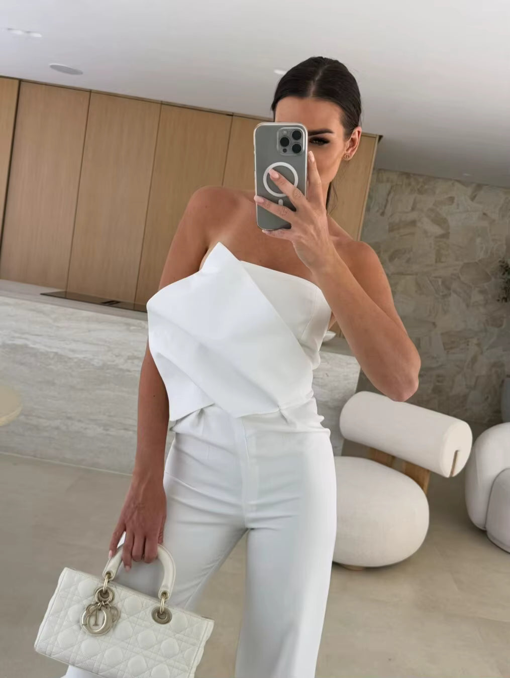 Macacão Melissa Feminino Tomara que Caia o Poder Silencioso da Elegância e do Desejo