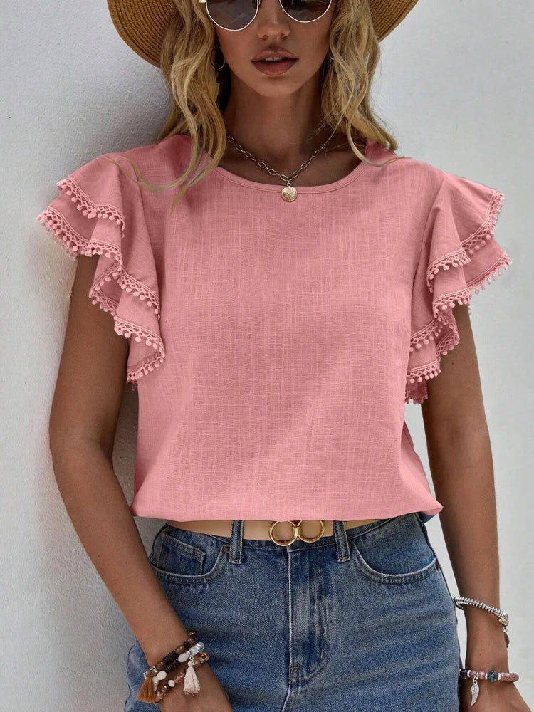 Blusa Isadora Feminina com Manga Borboleta e Detalhes em Renda Casual e Elegante