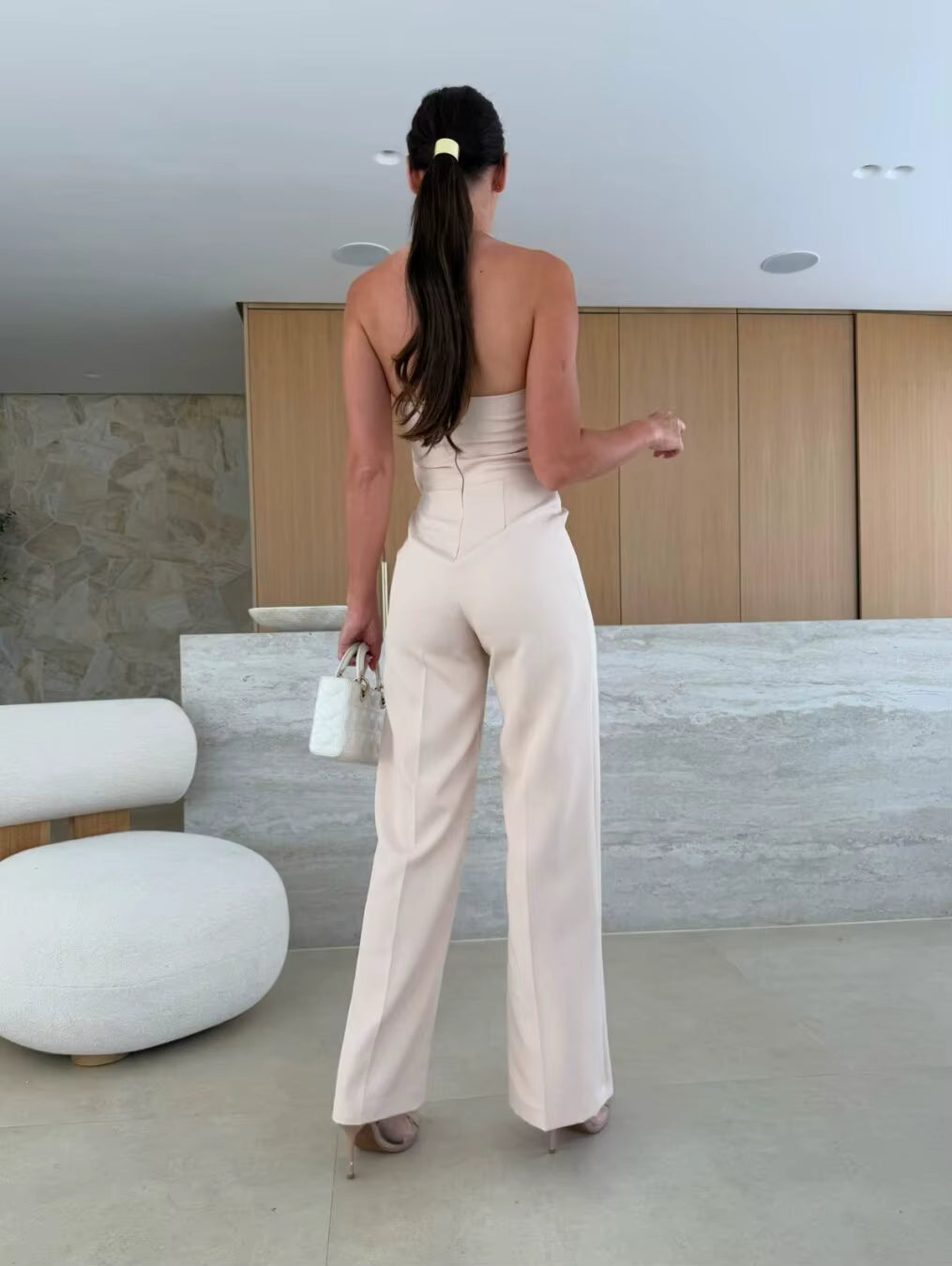 Macacão Melissa Feminino Tomara que Caia o Poder Silencioso da Elegância e do Desejo