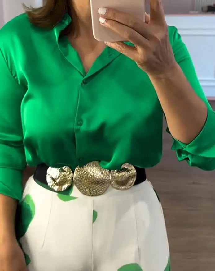 Conjunto de Calça Serena Camisa em Cetim com Calça Floral de Cintura Alta Elegância com Toque Moderno