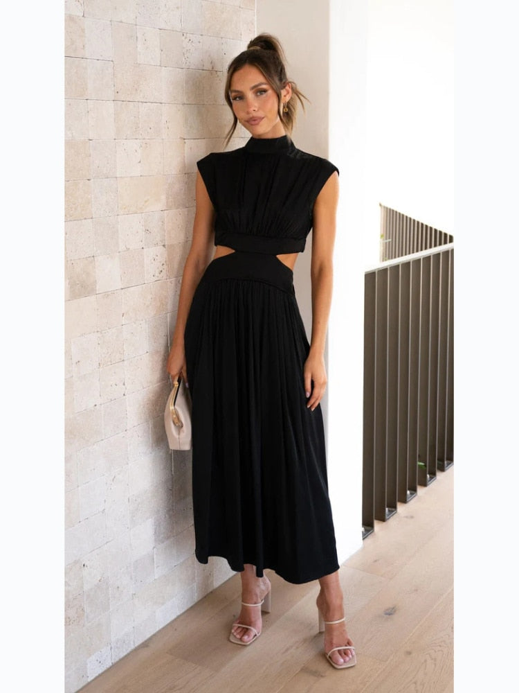 Vestido Midi Drika com Recortes Laterais e Gola Alta Estilo e Sofisticação