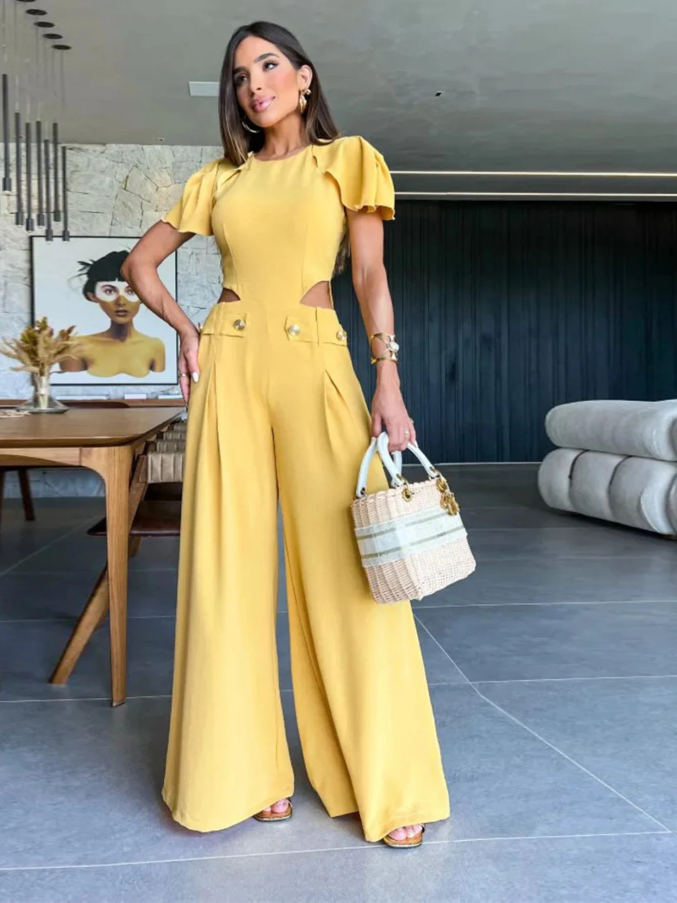 Macacão Francesca Feminino de Manga Borboleta e Botões Dourados – Sofisticação e Poder em Cada Detalhe