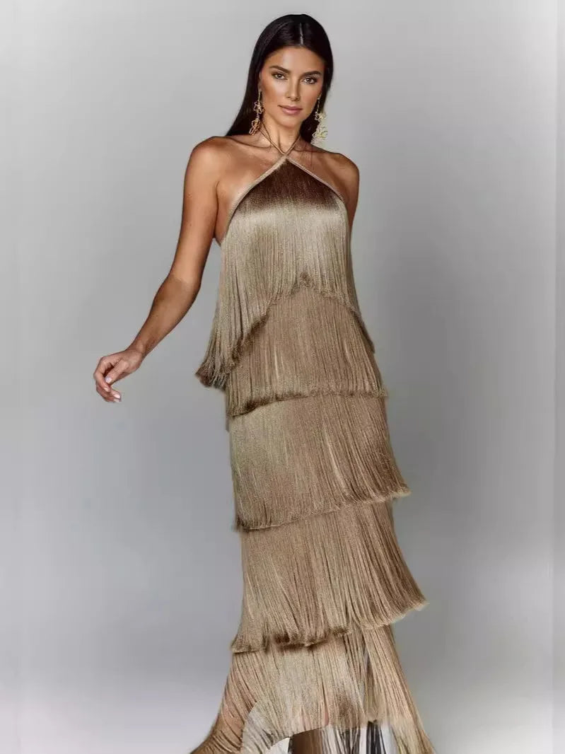 Vestido Longo Renata Movimento, Charme e Luxo em Cada Camada