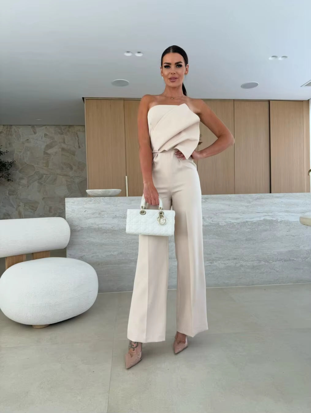 Macacão Melissa Feminino Tomara que Caia o Poder Silencioso da Elegância e do Desejo