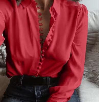 Camisa Giordana — A Elegância do Corte Slim e da Fileira de Botões Encapados em Linha