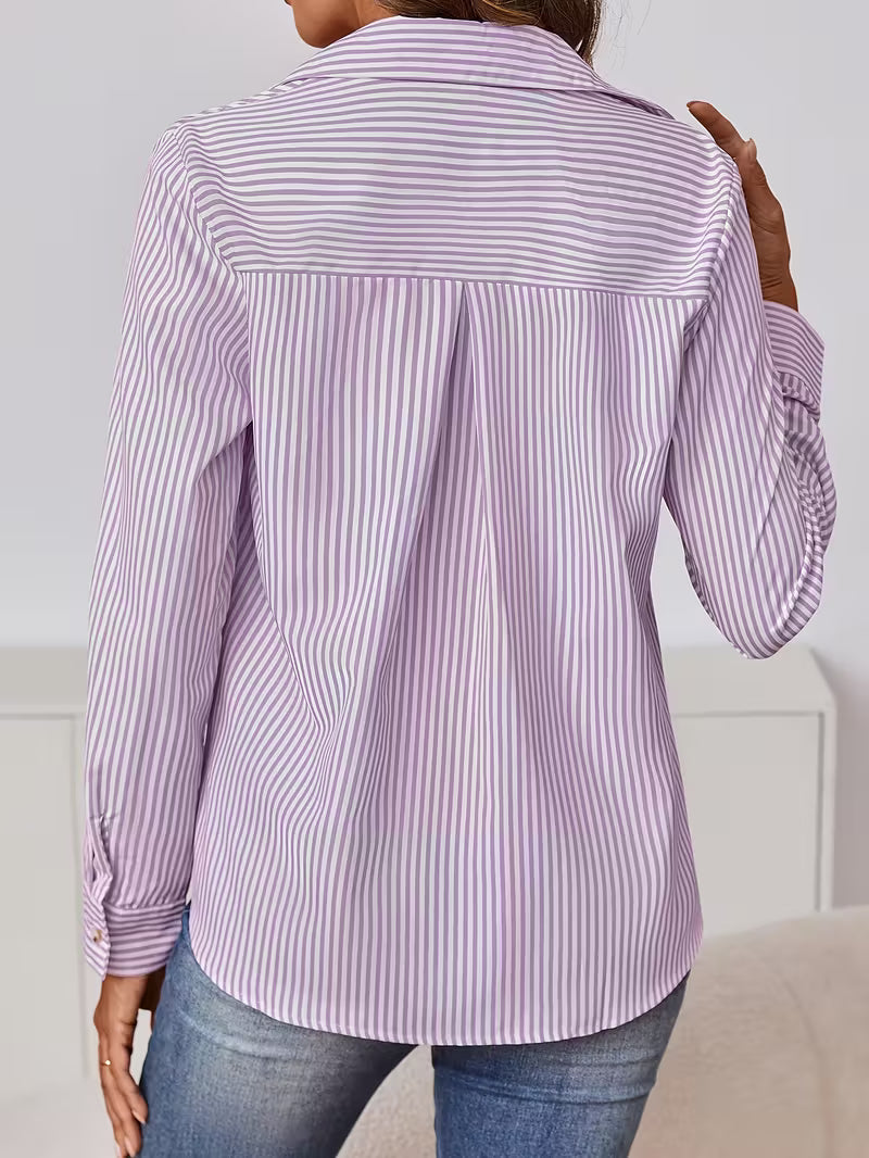 Camisa Thalina Listrada – Elegância Clássica com Essência Contemporânea