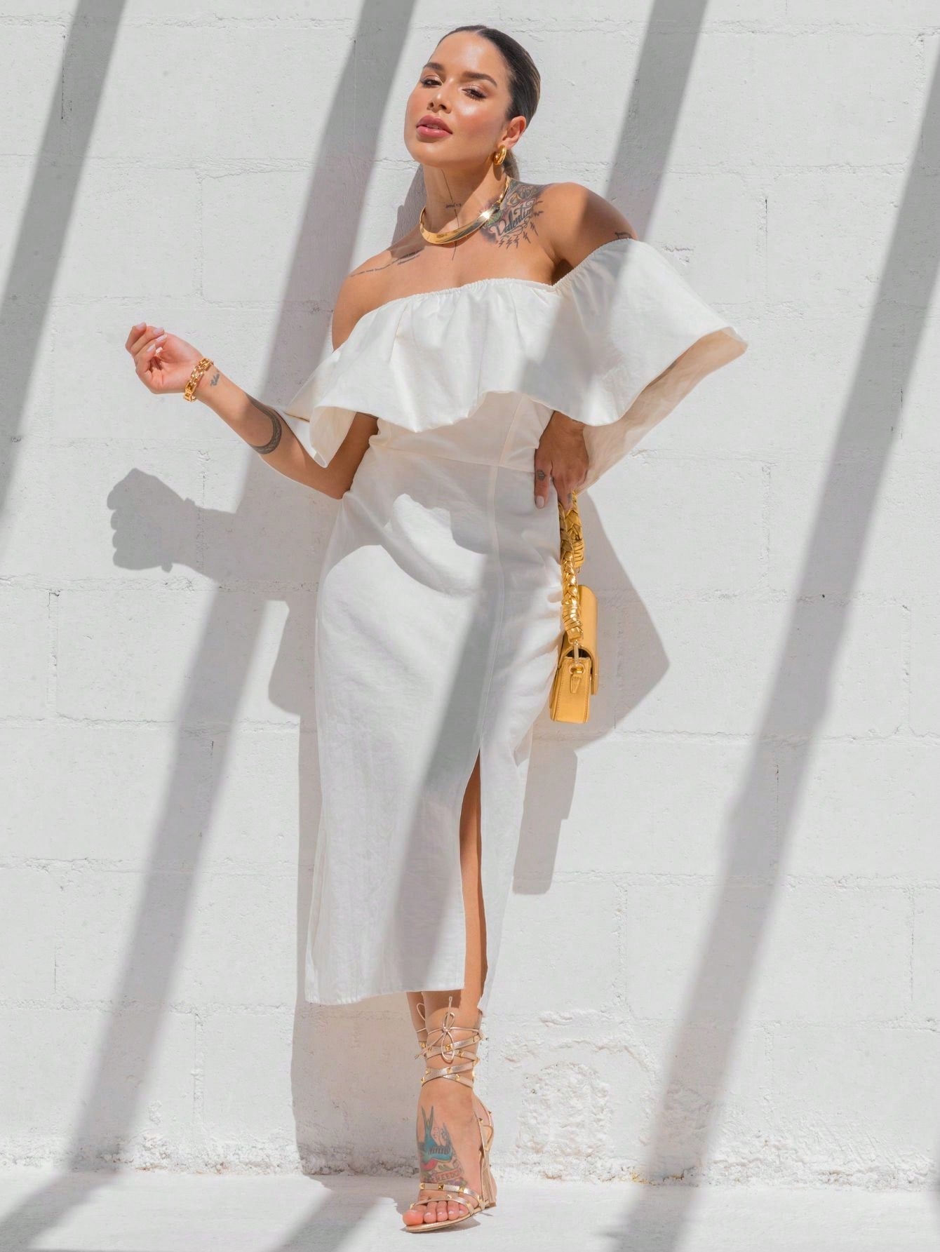 Vestido Midi Ivanna - Off-Shoulder Branco – Estilo e Conforto em Cada Detalhe