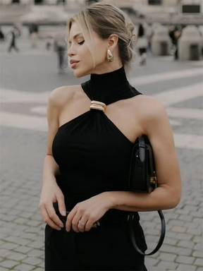 Blusa Argola Dourada Gabi Gola Alta Sem Mangas Elegância Moderna com Toque de Sofisticação