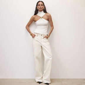 Blusa Argola Dourada Gabi Gola Alta Sem Mangas Elegância Moderna com Toque de Sofisticação