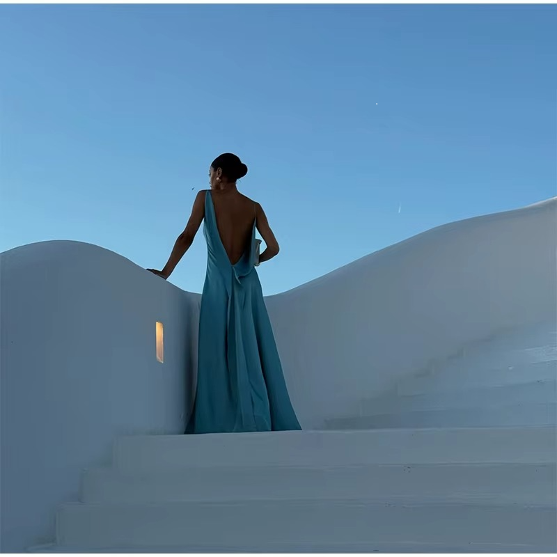 Vestido Longo Mirela Elegância Fluida à Beira do Luxo