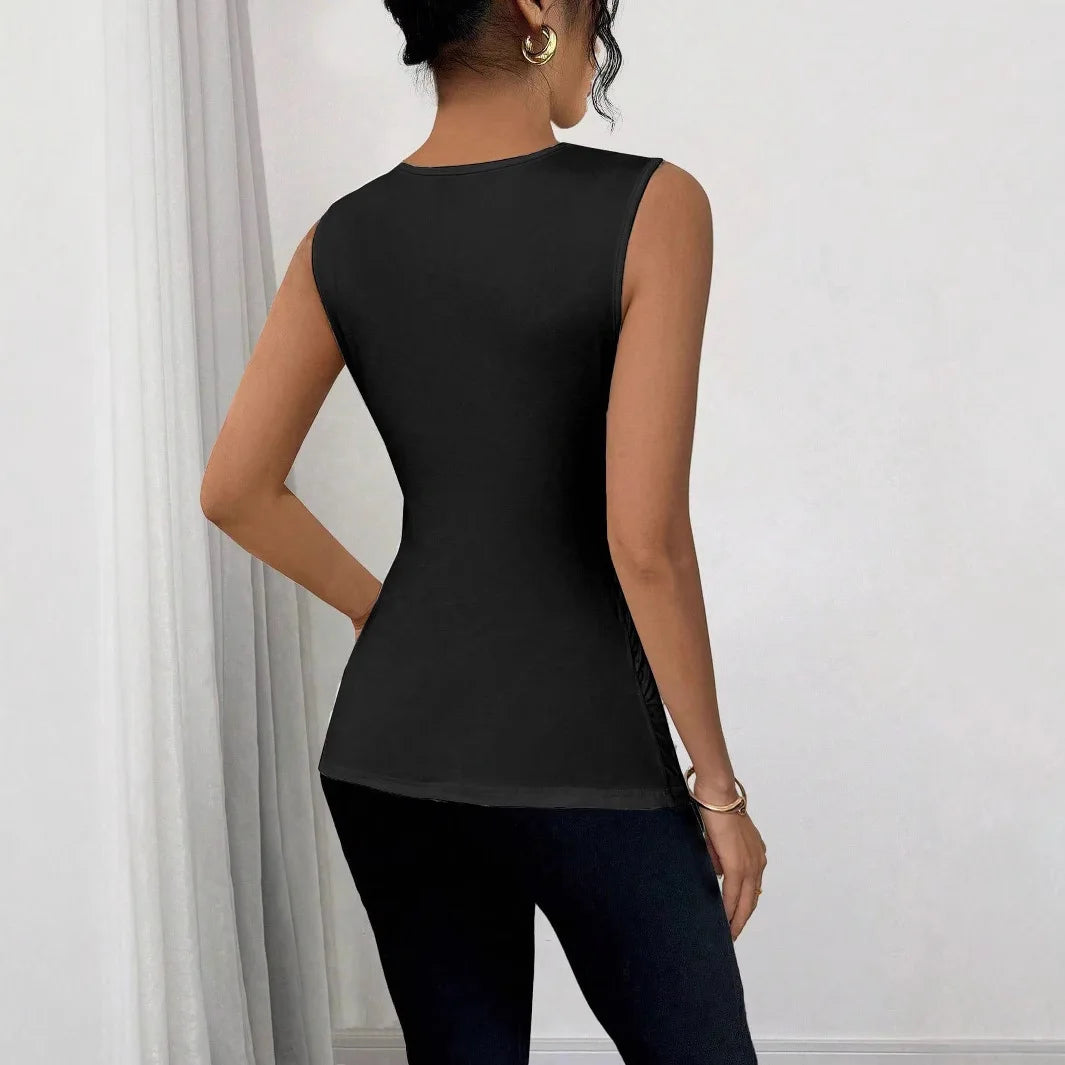 Blusa Aline Colete Sem Mangas com Detalhes Metálicos e Caimento Elegante