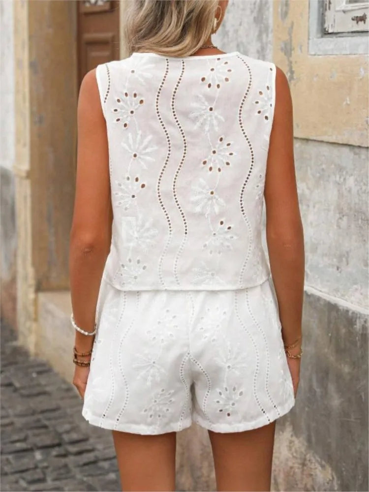 Conjunto de shorts Marcella Feminino Elegância Bordada com Ilhós Floral e Shorts de Verão