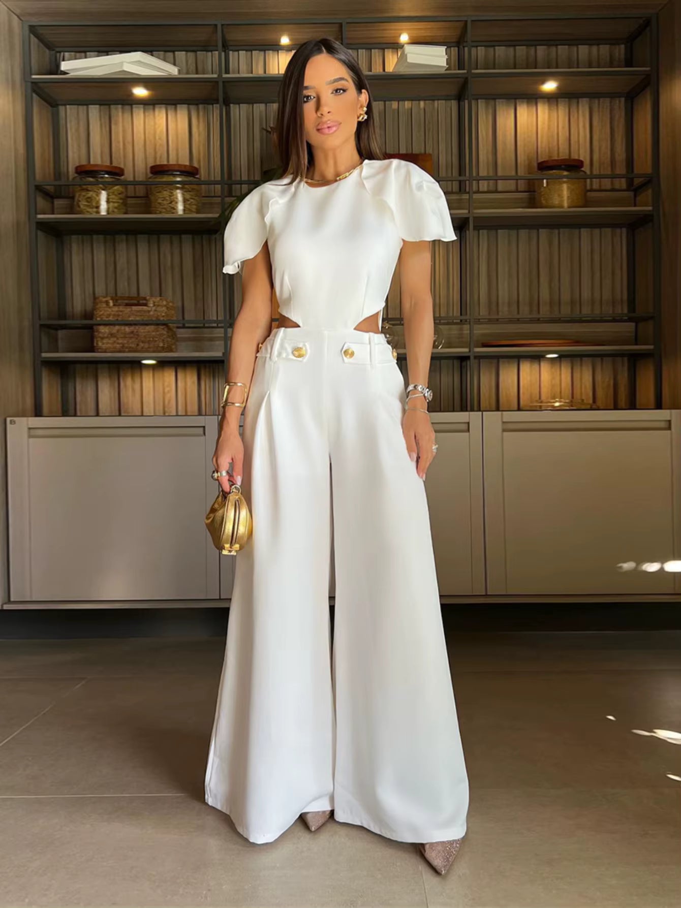 Macacão Francesca Feminino de Manga Borboleta e Botões Dourados – Sofisticação e Poder em Cada Detalhe