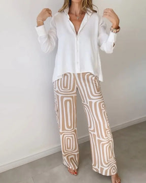Conjunto de Calça Melina Camisa Branca com Calça de Estampa Geométrica Elegante