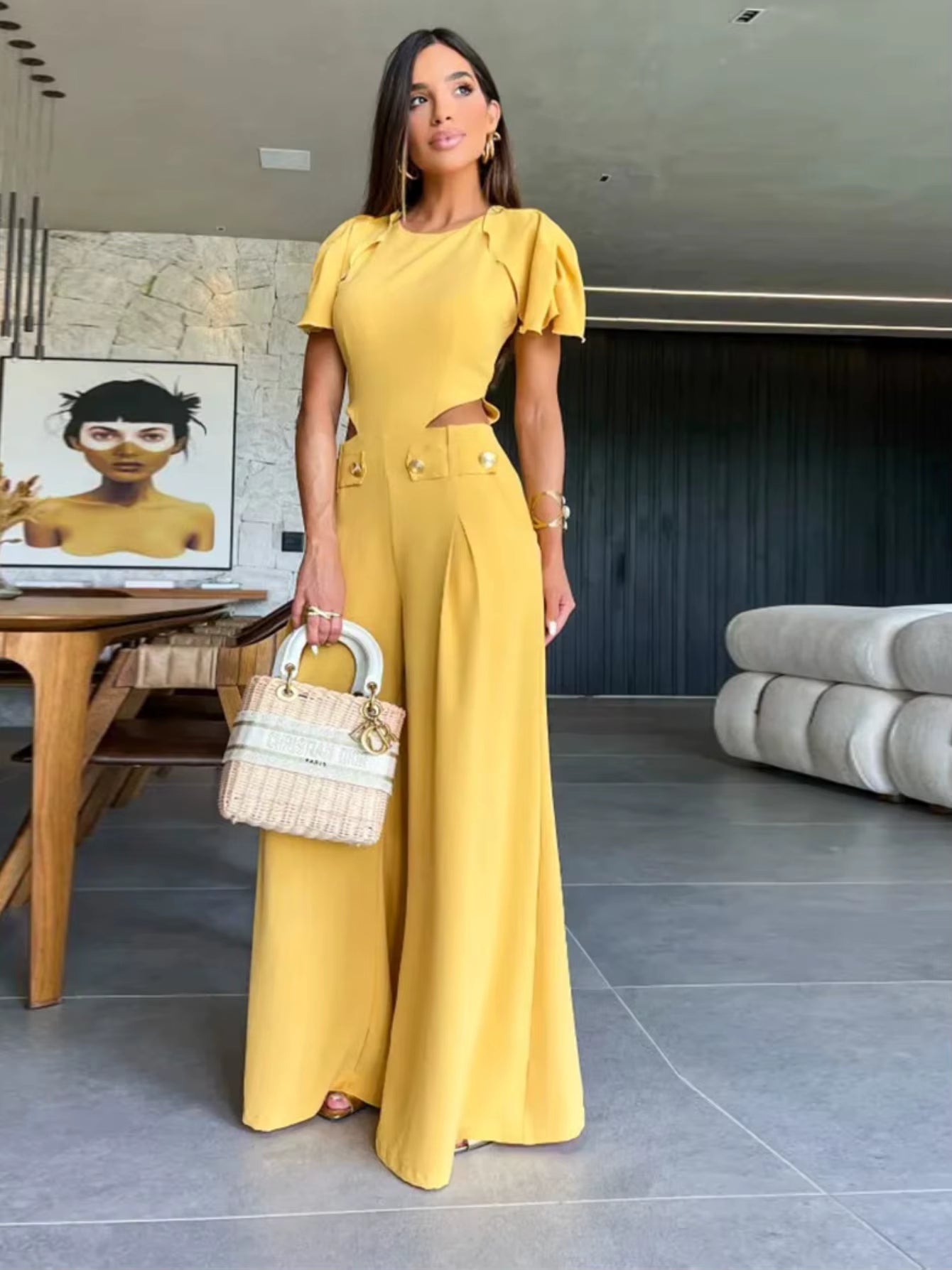 Macacão Francesca Feminino de Manga Borboleta e Botões Dourados – Sofisticação e Poder em Cada Detalhe