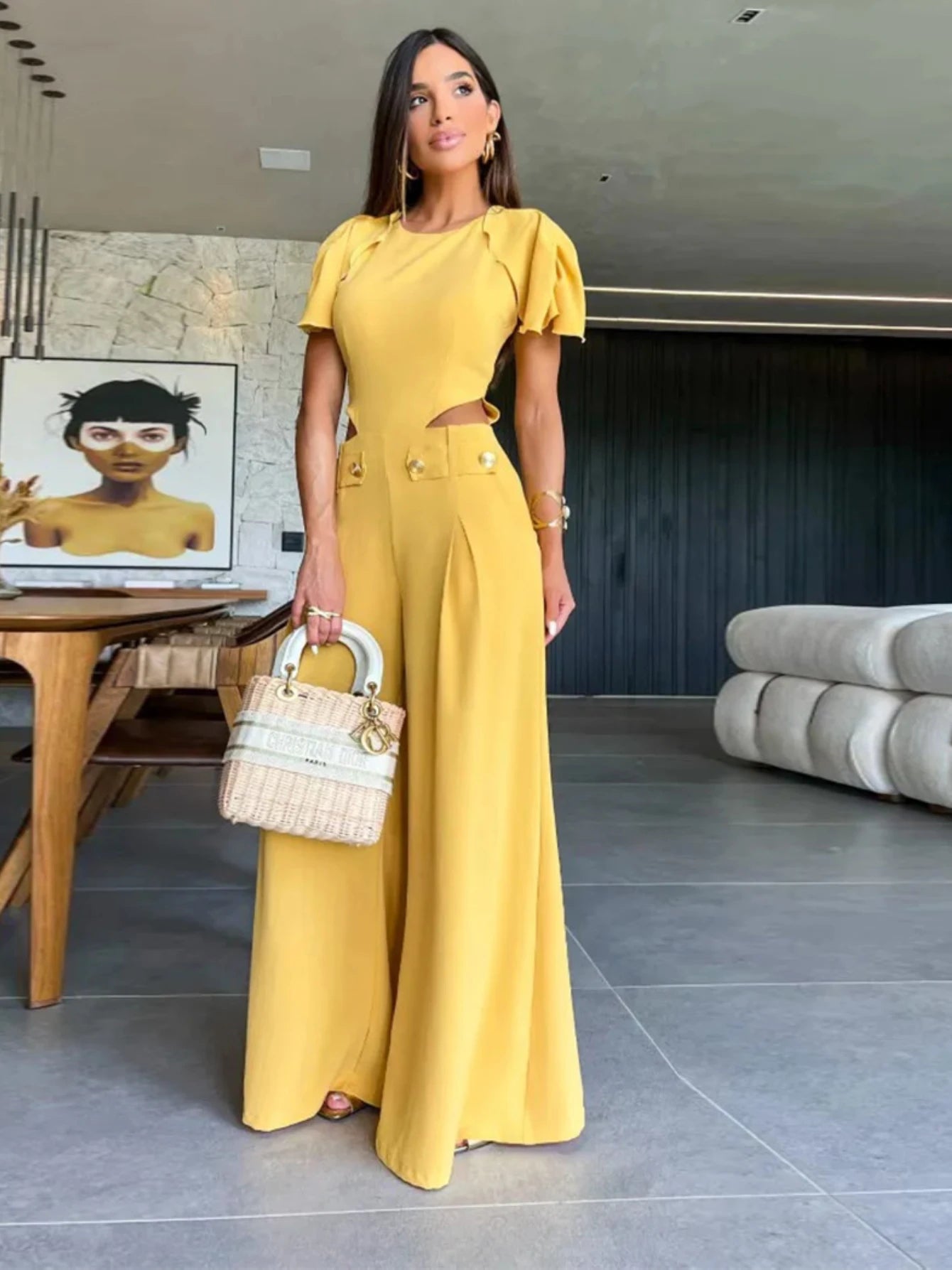 Macacão Francesca Feminino de Manga Borboleta e Botões Dourados – Sofisticação e Poder em Cada Detalhe