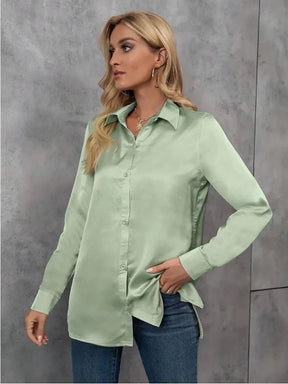 Camisa Callista Cetim - Elegância Fluida e Brilho Sofisticado