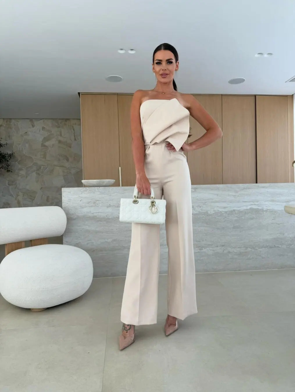 Macacão Melissa Feminino Tomara que Caia o Poder Silencioso da Elegância e do Desejo