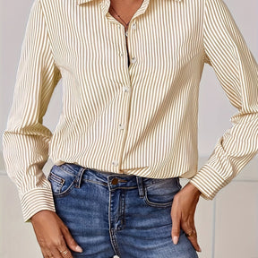 Camisa Thalina Listrada – Elegância Clássica com Essência Contemporânea