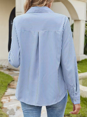 Camisa Thalina Listrada – Elegância Clássica com Essência Contemporânea