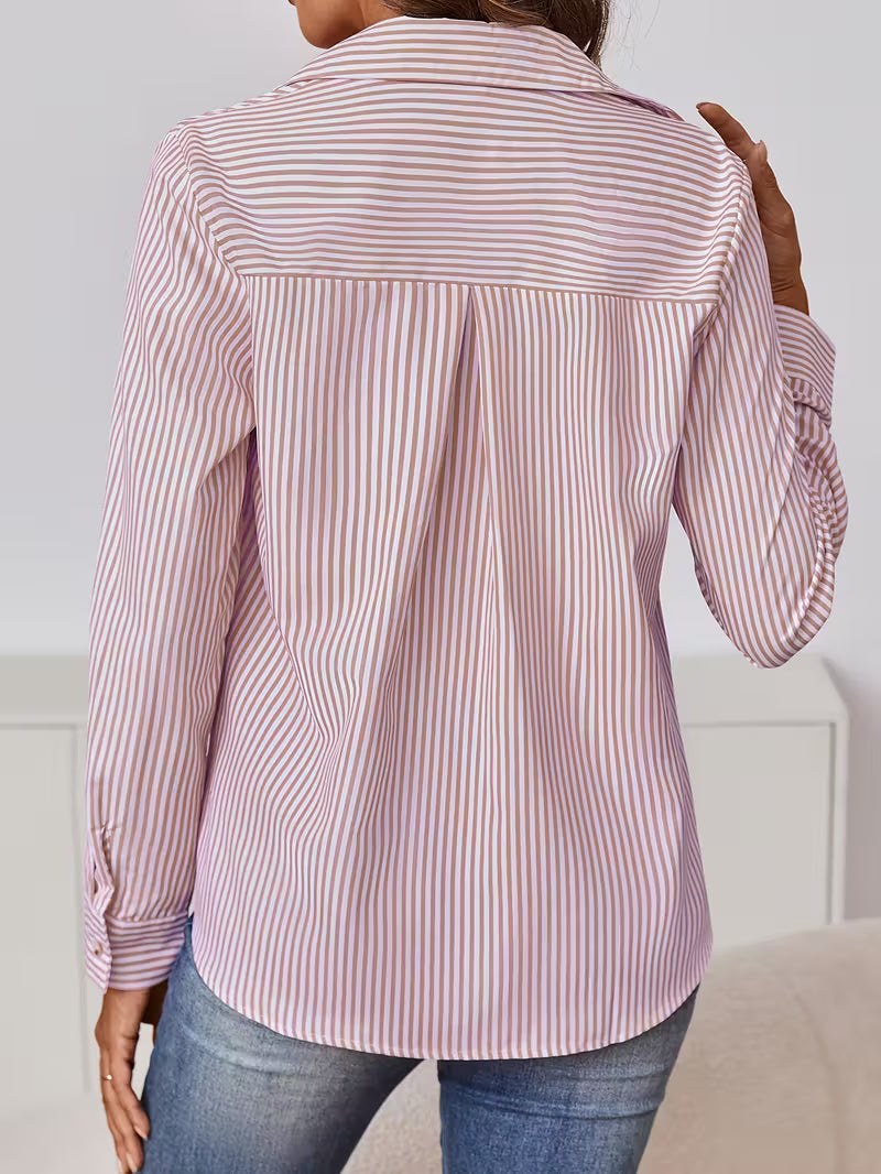 Camisa Thalina Listrada – Elegância Clássica com Essência Contemporânea